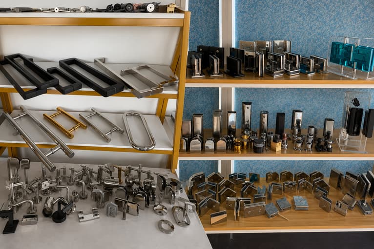 Patch fitting & Hinges